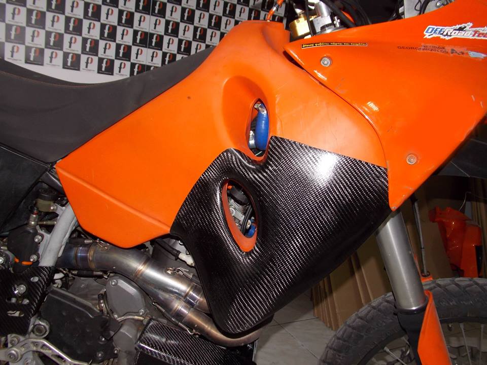 KTM 640 Adventure Fuel tank Protectors Carbon Fiber  Perfectfairings